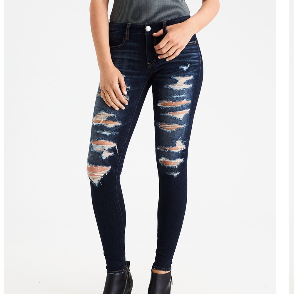 Ripped dark wash jeans //AE
